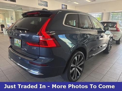 2023 Volvo XC60 B5 Ultimate Bright Theme