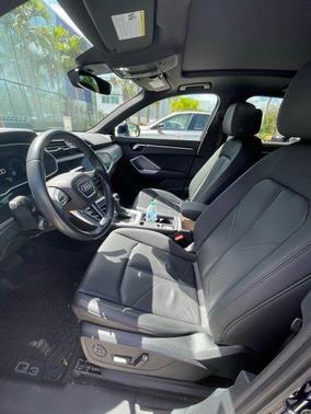 Navarra Blue Metallic 2022 Audi Q3 45 S line Premium