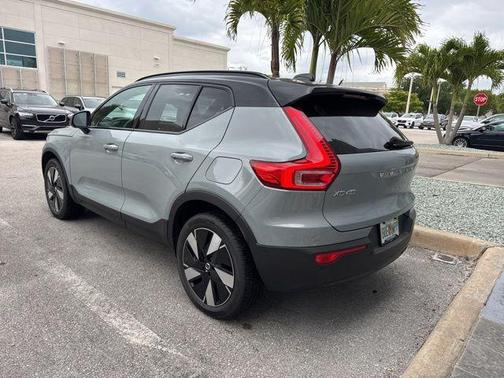 Metallic 2024 Volvo XC40 Recharge Pure Electric Twin Plus