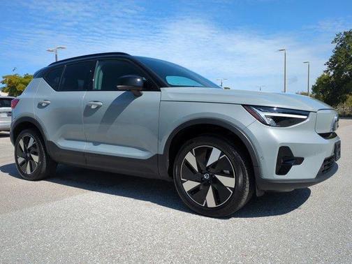 Metallic 2024 Volvo XC40 Recharge Pure Electric Twin Plus