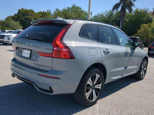 2025 Volvo XC60 Plug-In Hybrid T8 Core