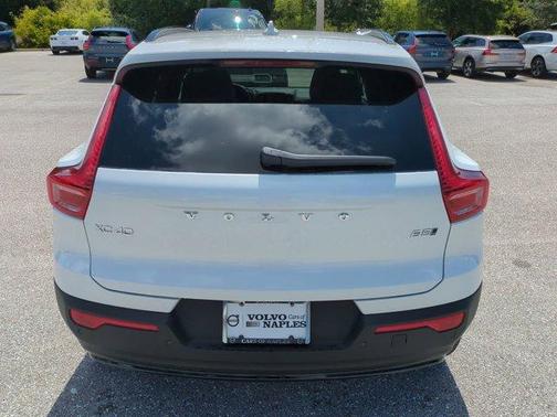 Crystal White 2026 Volvo XC40 B5 Plus