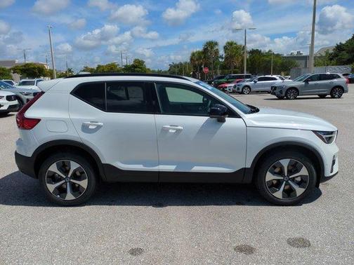 Crystal White 2026 Volvo XC40 B5 Plus
