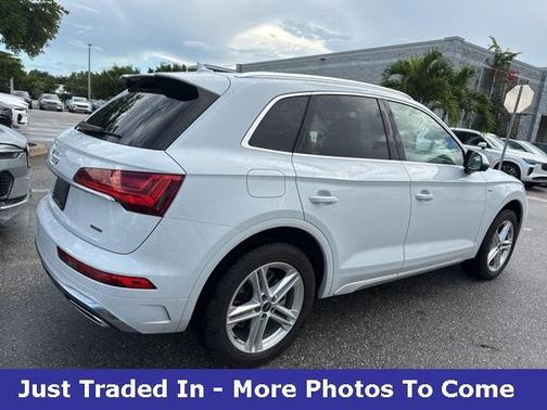 2022 Audi Q5 e 55 S line quattro Premium