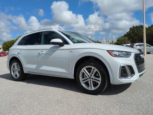 2022 Audi Q5 e 55 S line quattro Premium