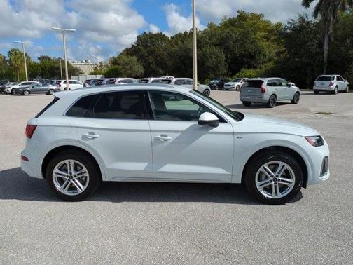 2022 Audi Q5 e 55 S line quattro Premium