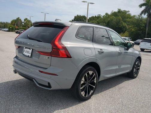 2026 Volvo XC60 PLUS