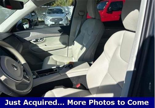 2024 Volvo XC90 B6 Plus Bright Theme 7-Seater