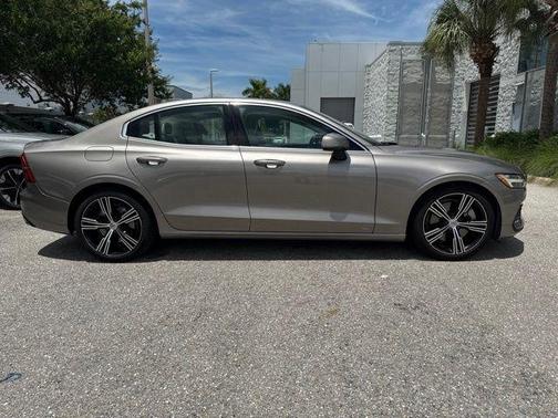 Pebble Gray Metallic 2019 Volvo S60 T6 Inscription