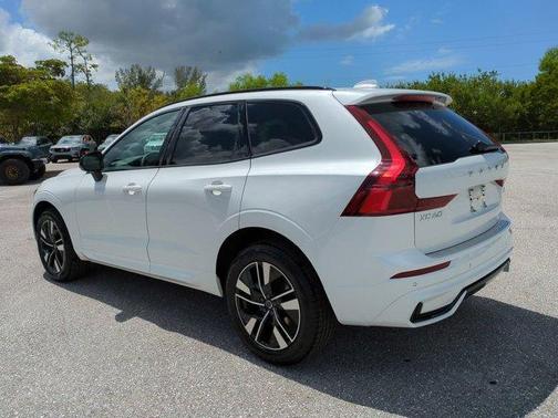 2026 Volvo XC60 B5 Core