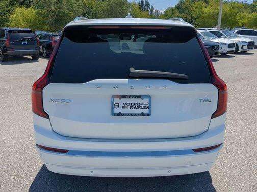 2025 Volvo XC90 Plug-In Hybrid T8 Plus 7-Seater