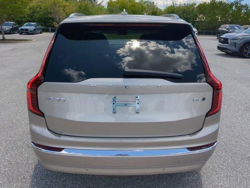 2026 Volvo XC90 PLUS