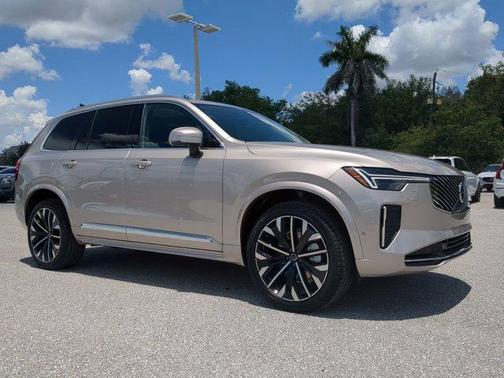 2026 Volvo XC90 PLUS