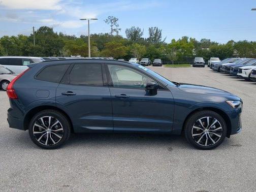 2025 Volvo XC60 B5 Plus