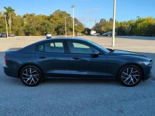 2019 Volvo S60 T6 Momentum