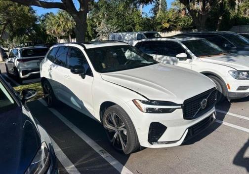 Crystal White Metallic 2024 Volvo XC60 B5 Ultimate Dark Theme