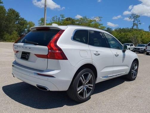 2021 Volvo XC60 Recharge Plug-In Hybrid T8 Inscription Expression