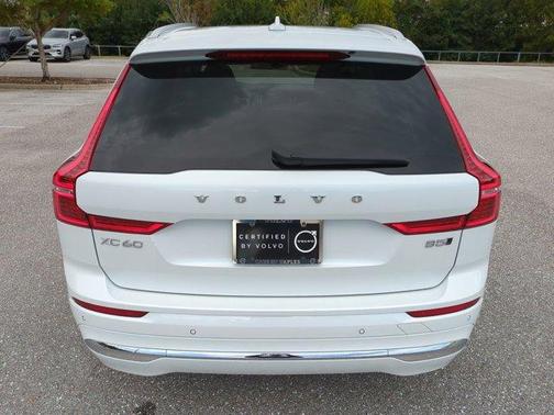 2023 Volvo XC60 B5 Plus Bright Theme