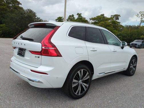2023 Volvo XC60 B5 Plus Bright Theme