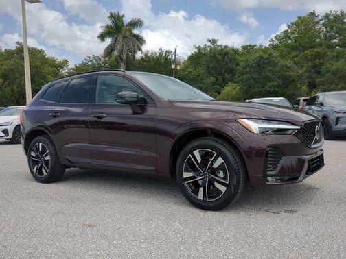 Mulberry Metallic 2026 Volvo XC60 B5 Core