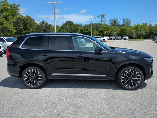 Onyx Black Metallic 2026 Volvo XC90 Plug-In Hybrid T8 Plus 7-Seater