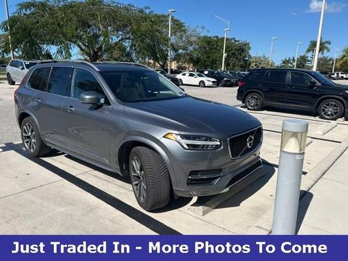 2019 Volvo XC90 T5 Momentum