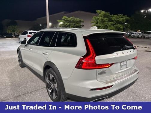 2020 Volvo V60 Cross Country T5