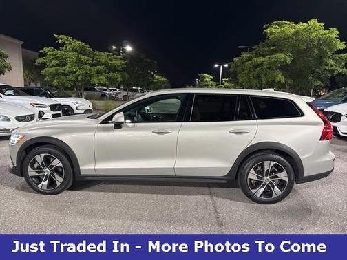 2020 Volvo V60 Cross Country T5