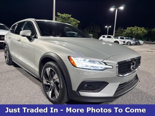 2020 Volvo V60 Cross Country T5