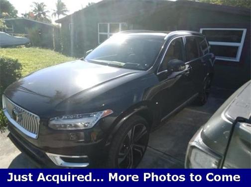 2024 Volvo XC90 B6 Ultimate Bright Theme 7-Seater