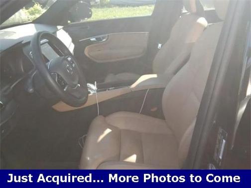 2024 Volvo XC90 B6 Ultimate Bright Theme 7-Seater