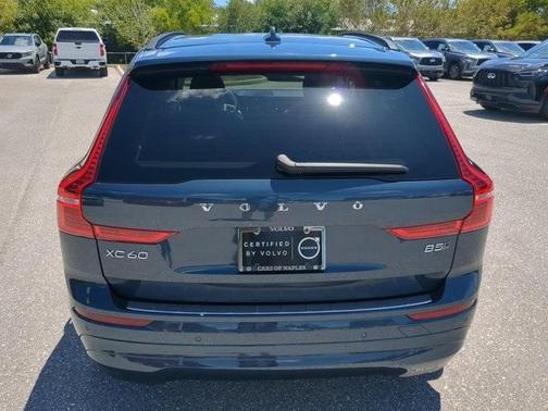 2022 Volvo XC60 B5 Momentum