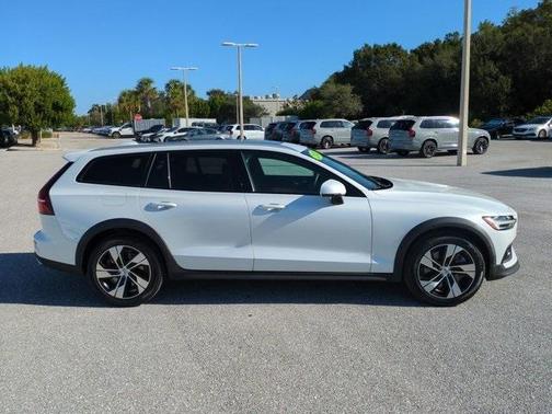 2020 Volvo V60 Cross Country T5