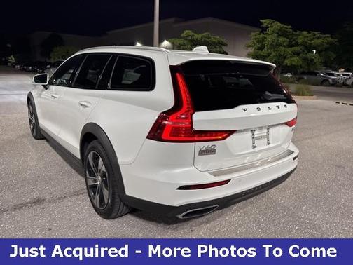 2020 Volvo V60 Cross Country T5
