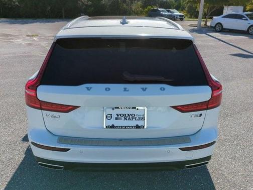2020 Volvo V60 Cross Country T5