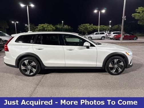 2020 Volvo V60 Cross Country T5