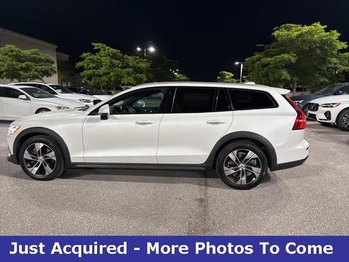 2020 Volvo V60 Cross Country T5