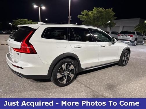 2020 Volvo V60 Cross Country T5
