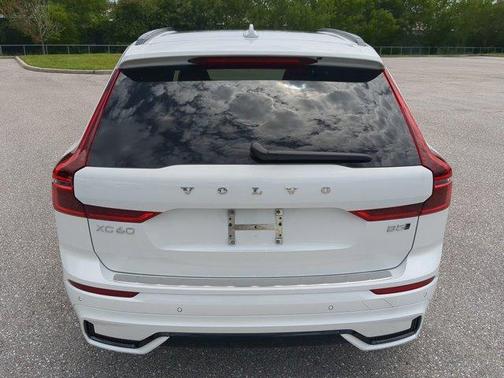 Crystal White 2026 Volvo XC60 B5 Plus
