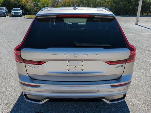 2026 Volvo XC60 B5 Ultra