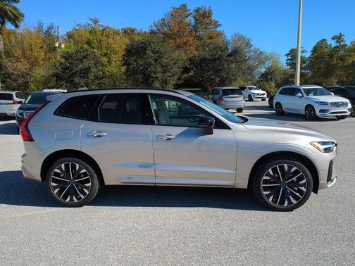 2026 Volvo XC60 B5 Ultra