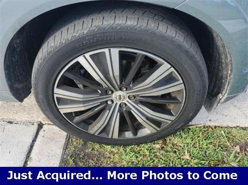 2023 Volvo XC60 B5 Plus Bright Theme