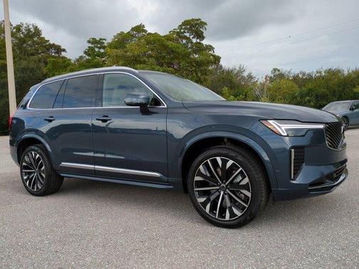 2026 Volvo XC90 B6 Plus 7-Seater