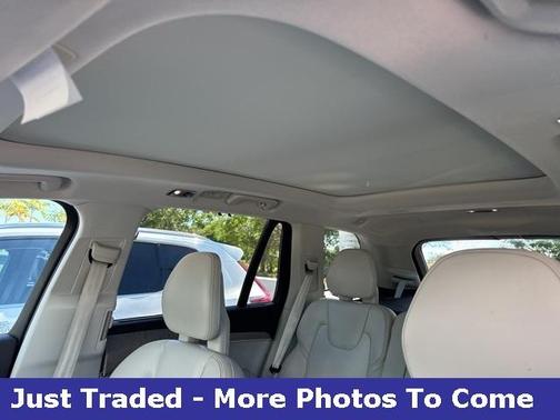 2022 Volvo XC90 T6 Inscription 7 Passenger