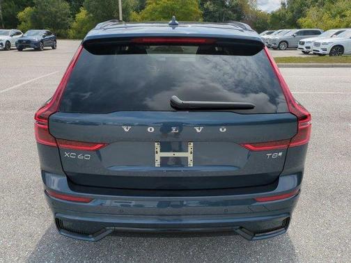 Denim Blue Metallic 2026 Volvo XC60 Plug-In Hybrid T8 Ultra