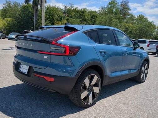2024 Volvo C40 Recharge Pure Electric Twin Plus