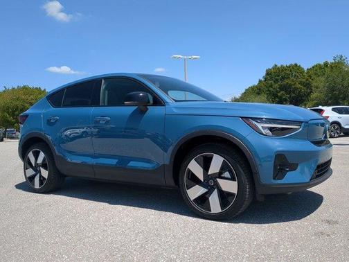 2024 Volvo C40 Recharge Pure Electric Twin Plus
