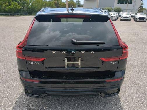 2026 Volvo XC60 PLUS