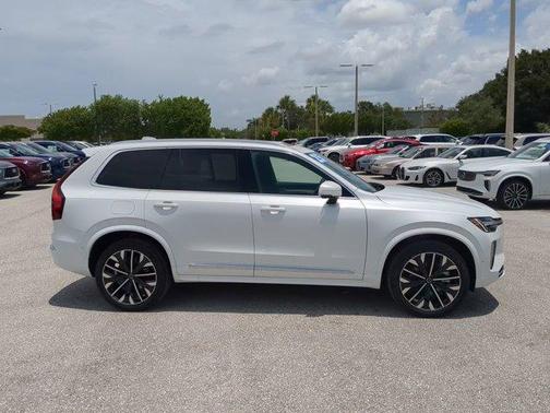 2025 Volvo XC90 Plug-In Hybrid T8 Plus 7-Seater