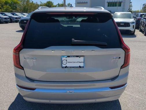 2025 Volvo XC90 B6 Core